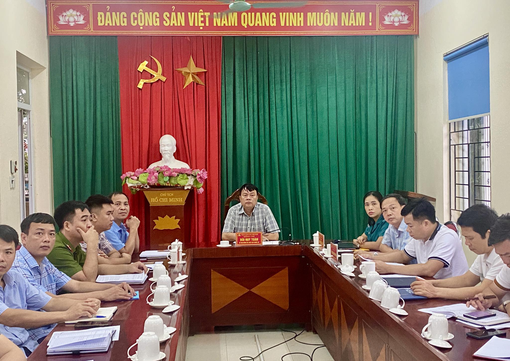 Anh-tin-bai